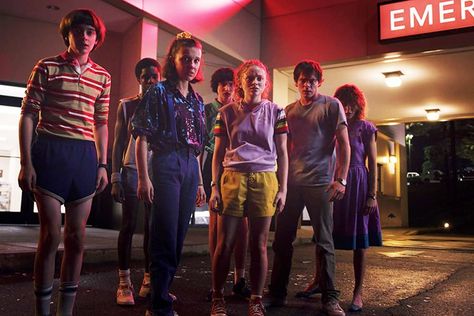 If you love Stranger Things watch these shows next Charlie Heaton, Stranger Things Costume, Stranger Things Dustin, Billy Elliot, Stranger Things Quote, Max Mayfield, Stranger Things Season 3, Stranger Things 3, Stranger Things Steve