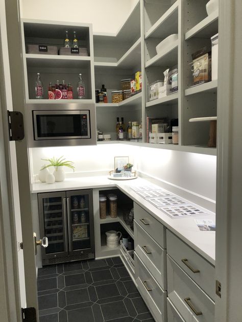 Pantry Redo, Pantry Closet Design, Pantry Layout, Dream Pantry, House Pantry, Pantry Decor, Pantry Laundry Room, Pantry Laundry, Pantry Room