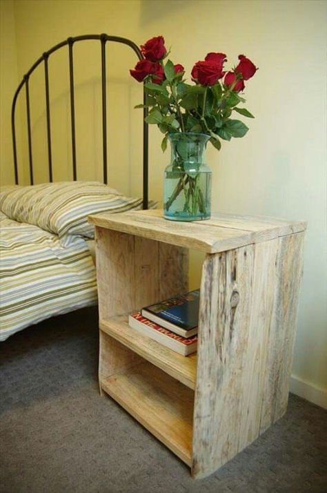 Pallet Bedside Table, Diy Bedside Table, Table Pallet, Pallet Side Table, Nightstand Ideas, Shelf Nightstand, Diy Nightstand, Прикроватные Тумбочки, Recycled Pallet