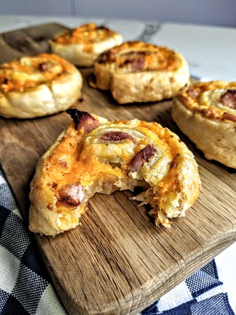 Puff Pastry Swirls, Pastry Swirls, Ham And Cheese Puff Pastry, Ham Cheese Puff Pastry, How To Make Ham, Savoury Pies, Cheese Puff, Cheese Puff Pastry, Savory Pastry