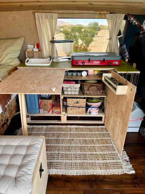 I like how this folds up into a table for more counter / prep / eating space Van Life Organization, Camping Kitchen Set Up, Minivan Camper Conversion, Small Camper, Kombi Home, Van Conversion Interior, Campervan Life, Build A Camper, Van Life Diy