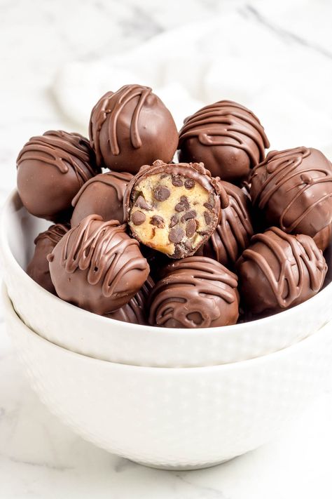 Recipes Cookie Dough, Truffles Recipe Easy, Easy Chocolate Chip Cookie Dough, Chocolate Chip Cookie Dough Truffles, Easy Chocolate Chip Cookie, Truffle Recipe Easy, Cookie Dough Truffles, Truffles Recipe, Easy Chocolate Chip Cookies