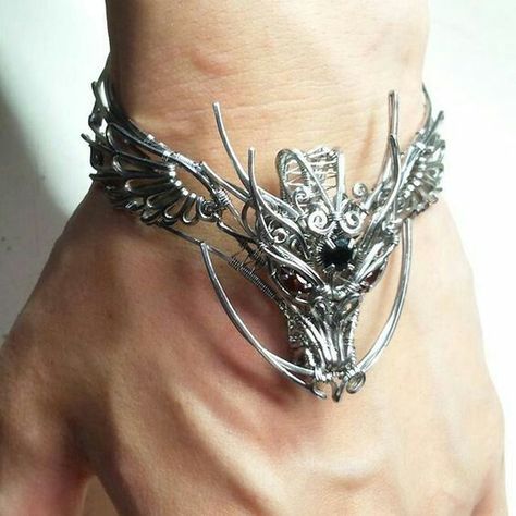 Anting Manik, Diy Jewelry Holder, Dragon Jewelry, Wire Work Jewelry, Work Jewelry, A Bracelet, Wire Crafts, A Dragon, Diy Schmuck