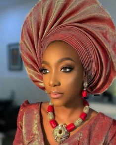 Lovely Bridal Fan Gele Style Bridal Fan, Cultural Fashion, Traditional Weddings, Fashion Traditional, Aso Oke, Head Ties, Modern Lifestyle, A World, Blending