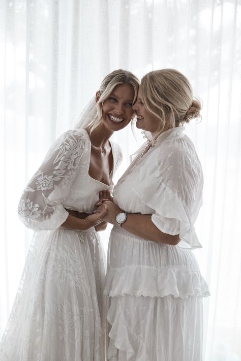 A modern and elegant take on a green and white wedding infused with the beachside Photographer @emilyabay_photographer  Ceremony gown @grace_loves_lace Reception gown @marquisebridal  Makeup @makeupbyanneke Stylist @lovestonedstyling  Decor @lovestonedstyling @youreventtribe Florist @theflowerposse Venue @mobydickswhalebeach  Bride and groom @harmony.butcher @natbutcher Bride Making Photography, Getting Ready Wedding Photos Makeup, Wedding Day Photos Must Have Getting Ready, Bridal Suite Photography, Wedding Preparation Photography, Bride Photoshoot Bridal Portraits, Bride Detail Shots, Bride Preparation Photos, Bride Morning Of Wedding