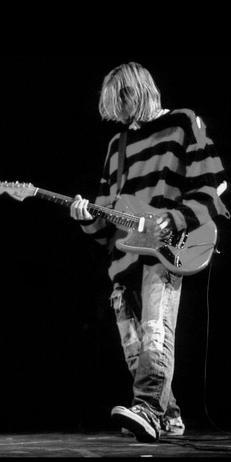 KURT COBAIN Kurt Cobain Aesthetic, Kurt Cobain Pfp, Nirvana Outfit, Grungy Outfit, Nirvana Wallpaper, Nirvana Art, Grunge Fits, Striped Shirt Men, Nirvana Kurt Cobain