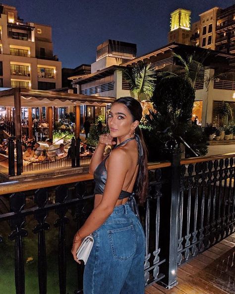 Stefanie Williams ✨ on Instagram: “ad Dubai nights 💫 ⠀⠀⠀⠀⠀⠀⠀⠀⠀ @jumeirahalqasr so beautiful at night, felt like a cute little village. So many restaurants to choose from &…” Stefanie Williams, Stef Fit, Stef Williams, So Beautiful, Everyday Outfits, At Night, Dubai, Backless Dress, Fashion Inspo