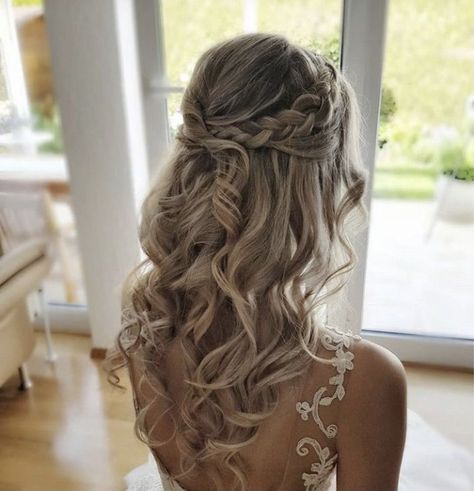 Wedding Hair Half, Curly Wedding Hair, Long Hair Wedding Styles, Prom Hairstyles For Long Hair, Wedding Hair Inspiration, Wedding Hair Down, Wedding Hairstyles For Long Hair, Bridal Hair And Makeup, Formal Hairstyles