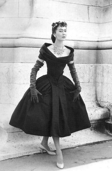 Christian Dior New Look, Vintage Dior Dress, Dior New Look, 1950 Fashion, Glamour Vintage, Dior Collection, Dior Dress, Look Retro, Dior Vintage