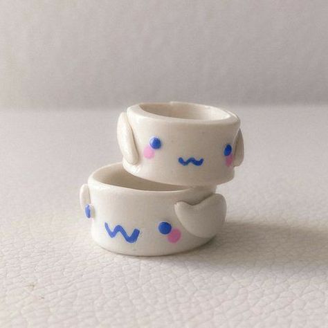 Küpe 
Kolye
Bileklik 
Bilezik
Yüzük  
takı önerileri
Pırlanta
Elmas kolye
Elmas yüzük
Tektaş yüzük
Baget yüzük Cute Clay Rings, Cinnamoroll Ring, Clay Ring Ideas, Clay Crafts Aesthetic, Cincin Diy, Polymer Clay Rings, Fimo Ring, Diy Clay Rings, Crafts Aesthetic