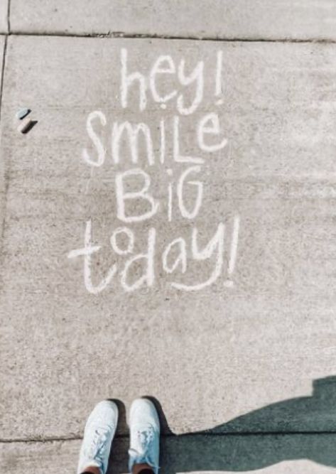 Fun Chalk Art, Travel Instagram Ideas, Inspirational Quotes Background, Street Quotes, Bff Gifts Diy, Sidewalk Chalk Art, Message Positif, Good Sentences, Monday Quotes