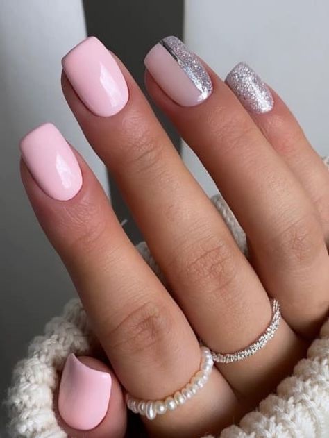 short baby pink and silver glitter nails Fancy Pink Nails, Feminine Nail Art, Silver And Pink Nails, Short Pink Nails, Pale Pink Nails, Shiny Nails Designs, Silver Nail Designs, Pink Nail Colors, Baby Pink Nails