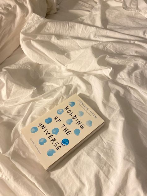 Holding Up The Universe Aesthetic, The Universe Aesthetic, Holding Up The Universe, Universe Aesthetic, Best Affirmations, Reading Spaces, Jennifer Niven, Reading Motivation, Bookish Things