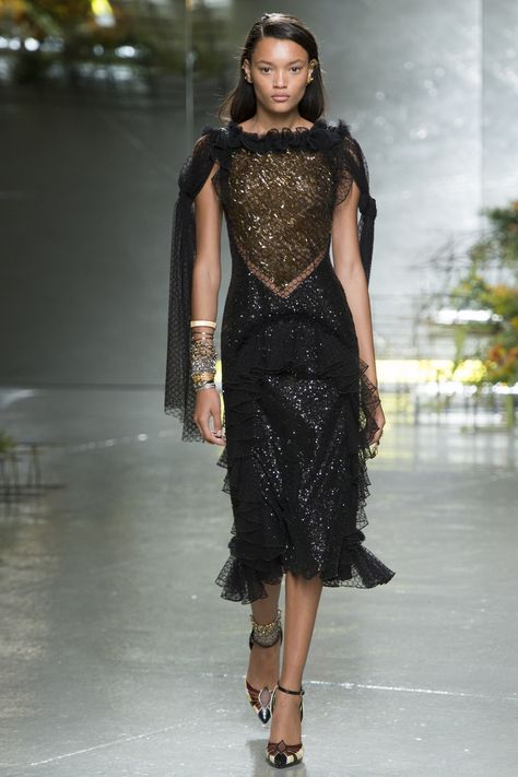 Rodarte - Spring 2017 Ready-to-Wear Rodarte Runway, Sparkle Dresses, Gorgeous Black Dress, Catty Noir, Amazing Dresses, Victorian Goth, Catwalk Fashion, Zoe Saldana, Couture Runway