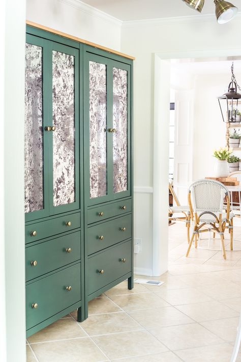 How to turn an IKEA Hemnes cabinet in a pantry and give it a custom high-end look with antique mirror window film. Hemnes Pantry, Vitrine Ikea, Ikea Hemnes Cabinet, Ikea Pantry, Mirror Window Film, Hacks Ikea, Pantry Cupboard, Casa Country, Ikea Hemnes