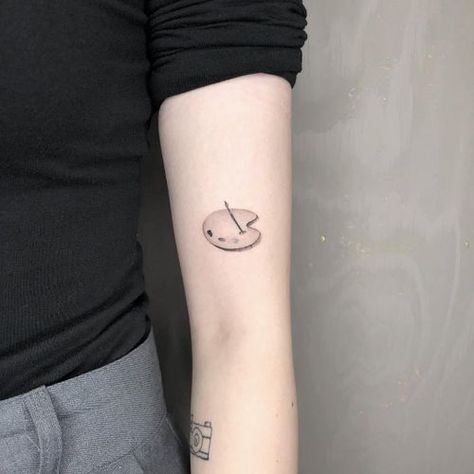 Tattoo For Painters, Painters Tattoo Ideas, Palette Tattoo, Always Tattoo, Artsy Tattoos, Brush Tattoo, Tattoo Minimal, Explore Tattoo, Diamond Tattoos