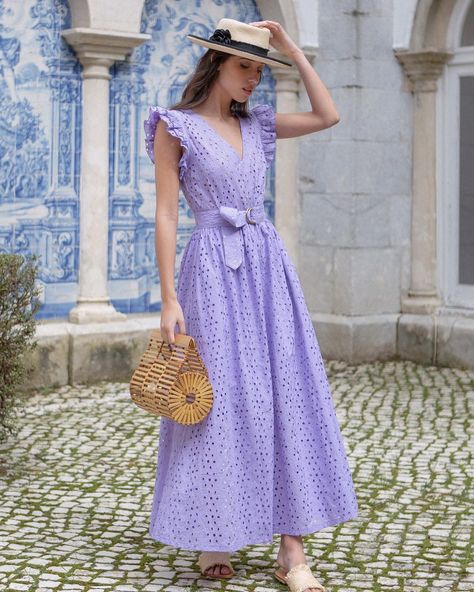 Luxury Lavender Short Sleeve Dress, Lavender Cotton Daywear Dress, Feminine Lavender Cotton Dress, Fitted Lavender V-neck Midi Dress, Lavender V-neck Summer Dress, Provence Dress, Moms Fashion, Vestido Casual, Natural Fabrics