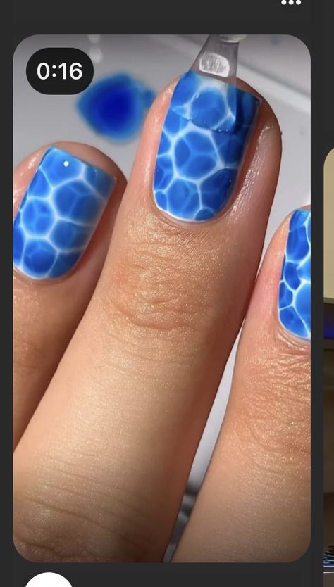 Blue Nail Art For Short Nails, Water Effect Nail Art, How To Do Pool Water Nails, Summer Nail Art Simple, Gel Paint Nail Art, Blue Nails Pattern, Swimming Pool Nail Art, Pool Themed Nails, How To Do Water Effect On Nails