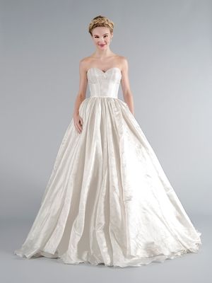 Sweetheart Princess/Ball Gown Wedding Dress  with Natural Waist in Satin. Bridal Gown Style Number:3292812 Elaborate Dresses, Mark Zunino, Princess Ball Gowns Wedding Dress, Bridal Gown Styles, Kleinfeld Bridal, Sheath Gown, Amazing Wedding Dress, Gown Style, Ceremony Dresses