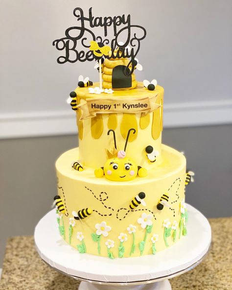 Bee Themed Birthday Cake Bumble Bee Themed Cake, Bee Themed Cake 1st Birthdays, Honey Bee Theme Cake, Bumble Bee Cakes, Bee Cake Ideas 1st Birthdays, Honey Bee Cake Ideas, First Bee Day Cake, Bee Cake Ideas, Queen Bee Cake