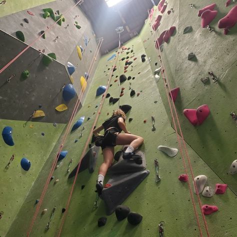 Climbing Wall Aesthetic, Indoor Rock Climbing Aesthetic, Rock Climbing Aesthetic, Climbing Aesthetic, Indoor Rock Climbing, Wall Climbing, Brain Learning, Indoor Climbing, Rock Climbers