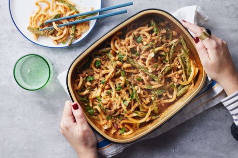 What's On The Menu This Week?｜Marley Spoon Peanut Udon Noodles, Peanut Udon, Marley Spoon Recipes, Baked Green Beans, Delicious Vegetarian Recipes, Meal Box, Marley Spoon, Fried Green Beans, Meal Kits