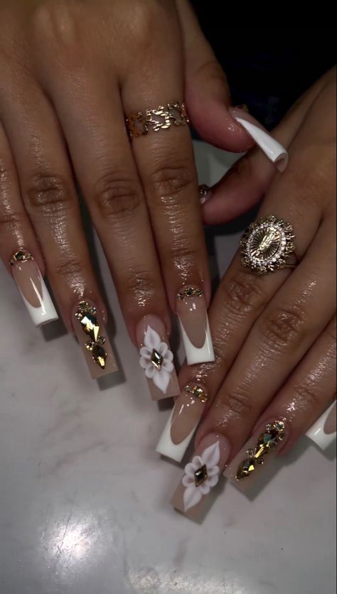 Champagne Nails, Quince Nails, Quinceanera Nails, Acrylic Nails Nude, Gold Acrylic Nails, Girly Acrylic Nails, French Tip Acrylic Nails, French Acrylic Nails, Short Square Acrylic Nails