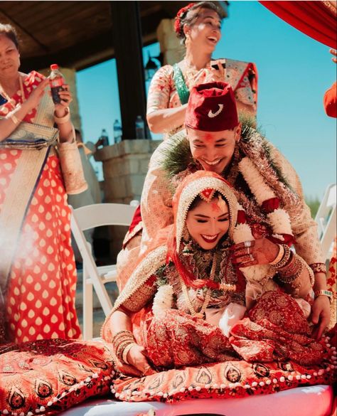 Nepali Wedding Aesthetic, Nepali Wedding Photography, Nepali Bride Wedding Nepal, Nepali Traditional Dress, Nepali Aesthetic, Nepal Wedding, Daura Suruwal, Nepali Bride, Nepali Traditional