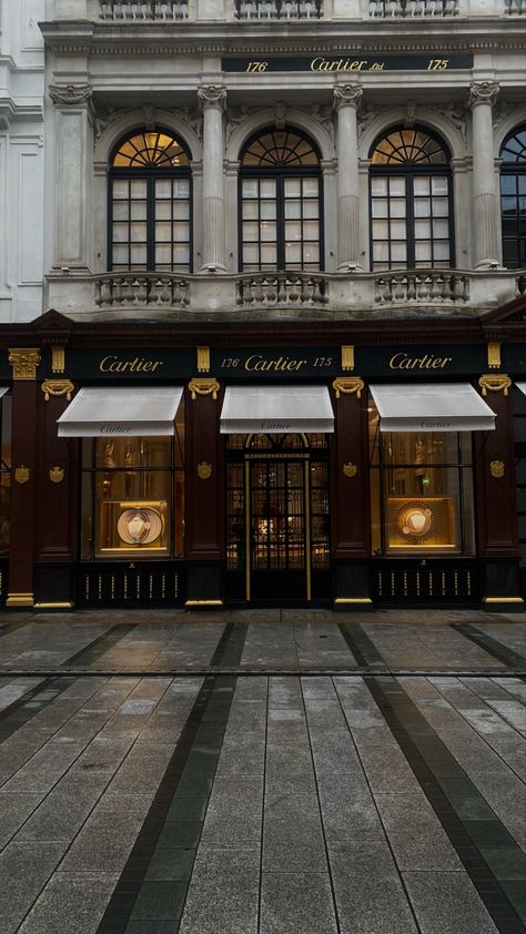 Cartier Building, Tom Ford Store, Modern Restaurant Design, Paris Store, Retail Facade, Storefront Design, Business Building, Luxury Homes Dream Houses, Luxury Store