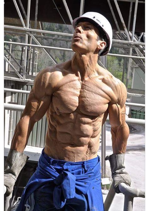 Extreme..!!! Helmut Strebl, Human Body Shape, Binary Trading, Shredded Body, Man Anatomy, Fitness Icon, Ripped Body, Muscle Anatomy, Biryani Recipe