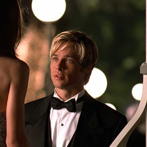 Joe Black Brad Pitt, Brad Pitt Meet Joe Black, Meet Joe Black, 90s Actors, Joe Black, Runaway Bride, 90s Men, Cute Couples Cuddling, Hooray For Hollywood