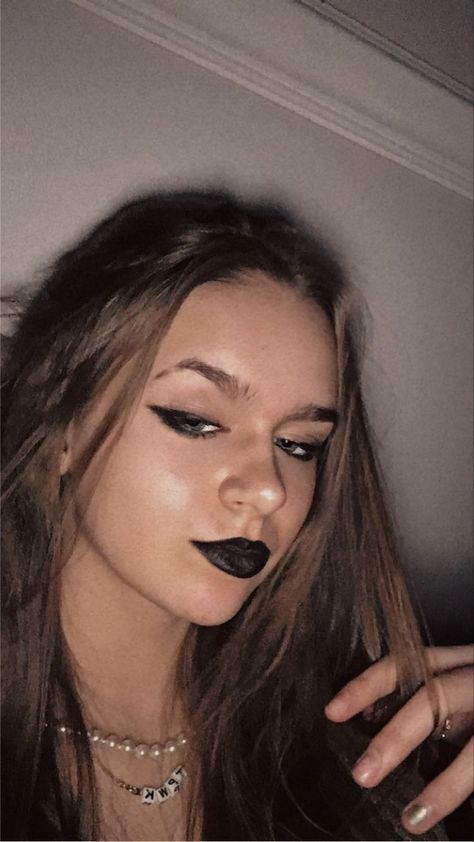 black lipstick, eyeliner Black Lipstick Looks, Black Lipstick Outfit, Black Lipstick Look, Black Lipstick Makeup, Smokey Eyeliner, Black Lipstick, Black Makeup, Dark Makeup, Makeup For Green Eyes