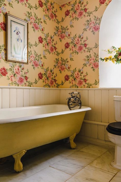 Bathroom with clawfoot bath and yellow floral-patterned wallpaper Wooden Fireplace Surround, Whimsical Bathroom, Claw Foot Bath, English Country House, Stunning Interiors, House Inspo, Detached House, Bathroom Inspiration, Cottage Style