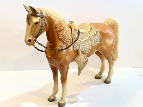 10 Rarest Vintage Breyer Horses: Value and Price Guide Vintage Breyer Horses, Bryer Horses Display, Breyer Horse Display, Vintage Toy Display, Dapple Grey Horses, Bryer Horses, Horse Toys, Toy Horses, Paint Horses