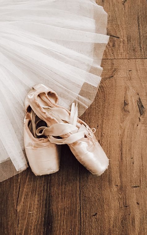 Vintage Pointe Shoes and Tutu Colored Pointe Shoes, Ballet Decor, Ballet Aesthetic, Ballet Studio, Vintage Ballet, Beautiful Shapes, Dance Dreams, Veil Styles, Ballet Art