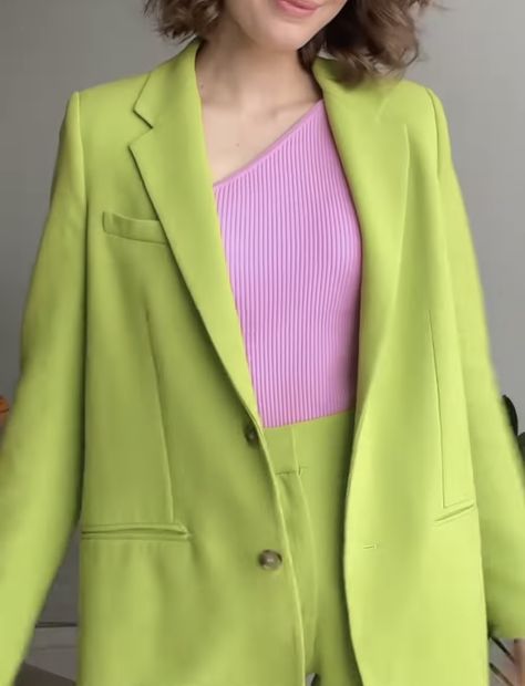 Casual Winter Fits, Outfit Graduacion, Yellow Sweater Outfit, Chic Clothing Style, Color Blocking Outfits, Office Casual Outfit, Crop Blazer, Easy Trendy Outfits, Girls Fashion Clothes