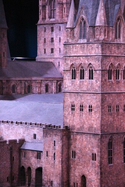 The Making of Harry Potter 29-05-2012 | The Hogwarts Model T… | Flickr Hogwarts Landscape, Hogwarts Model, Scenes From Harry Potter, Shifting Hogwarts, Hogwarts Interior, Loch Shiel, Hogwarts Silhouette, Plants For Landscaping, Hogwarts Tattoo