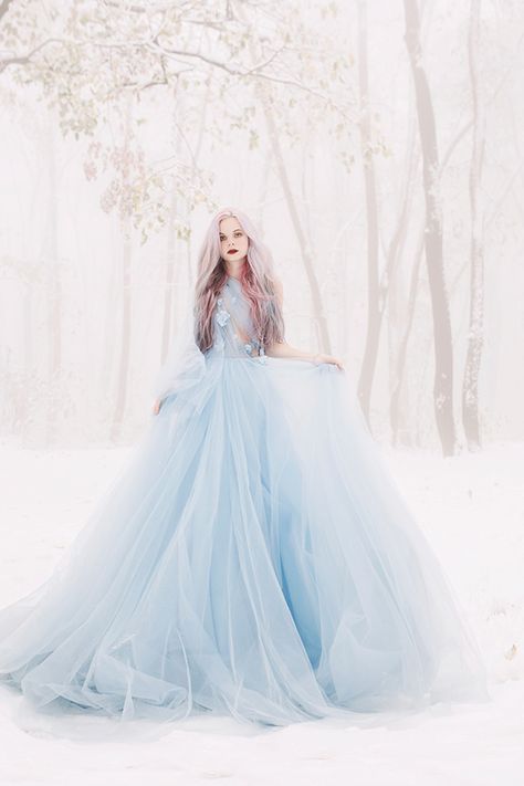 Era Victoria, Gaun Abad Pertengahan, Fairytale Gown, Fairytale Photography, Fantasy Photography, Fantasy Gowns, Winter Magic, Princess Aesthetic, Ice Queen