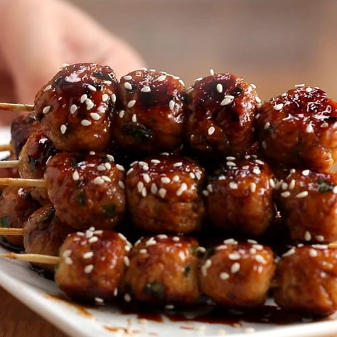 Chicken Meatball Skewers Recipe by Tasty Dinner Recipes Rice, Meat On A Stick, Meatball Skewers, Thanksgiving Dinner For Two, Meatball Appetizer, Entertaining Platters, Chicken Meatball, Skewer Appetizers, Rice And Chicken