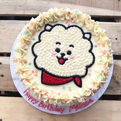 PO kue lebaran Semarang💕 on Instagram: “I still can’t get over on how cute this #RJ birthday cake is! Swipe➡️ for pastel stars side details 😍😍 . . . . . #bt21 #bt21RJ #BTS #방탄…” Bt21 Birthday Cake, Rm Birthday Cake, Rj Bt21 Cake Design, Korean Cake Bts, Bts Cake Simple, Bts Cake Birthday Ideas, Bts Cake, Korean Cake, Bts Birthdays