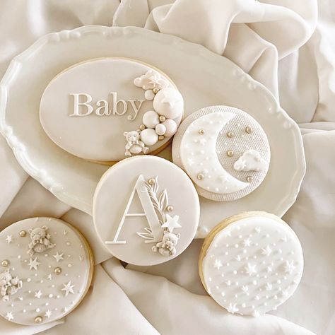 Clouds Theme, Moon Baby Shower Theme, Cloud Baby Shower Theme, Babby Shower, Star Baby Shower Theme, Baby Shower Theme Decorations, White Baby Showers, Moon Baby Shower