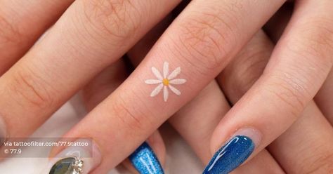 Flower Finger Tattoos, Daisy Flower Tattoos, April Birth Flower, Constellation Tattoos, Little Tattoos, Finger Tattoos, Birth Flowers, White Ink, Daisy Flower