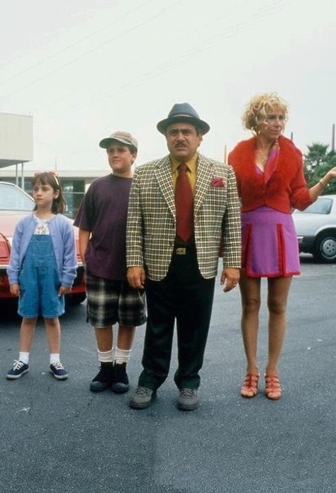 Would literally wear all of these 'fits Danny Devito Matilda, Best Family Movies, Matilda Movie, Matilda Costume, Rhea Perlman, Mara Wilson, Movie Halloween Costumes, Duo Costumes, Movies Of All Time