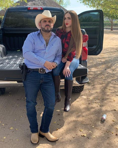 Narco Outfit Men, Country Outfits Men, Cowboy Outfit For Men, Man Dress Design, Outstanding Outfits, Cowgirl Style Outfits, Romantic Photoshoot, Looks Country, Cute Country Outfits