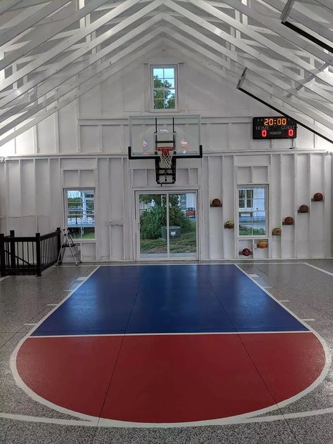 Large Garage Ideas, Pole Barn Ideas, Home Basketball Court, Man Cave Ideas, Garage Game Rooms, Garage Addition, Indoor Basketball Court, Indoor Gym, Indoor Basketball