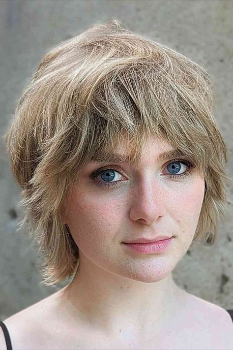 Short Shaggy Wixie Hairstyle with bangs Shaggy Short Mullet, Short Choppy Layered Hair, Trend Photo, Classic Pixie, Short Mullet, Choppy Layers, Edgy Short Hair, Shag Hairstyles, Stylish Haircuts