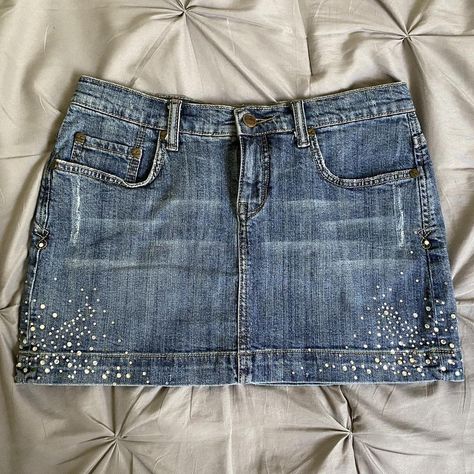 Jixi Denim low rise mini skirt Some rhinestones are... - Depop Denim With Rhinestones, Sparkly Jeans, Skirts Y2k, Low Rise Mini Skirt, Denim And Diamonds, Y2k Summer, Summer Denim, Denim Skirts, Jean Skirt