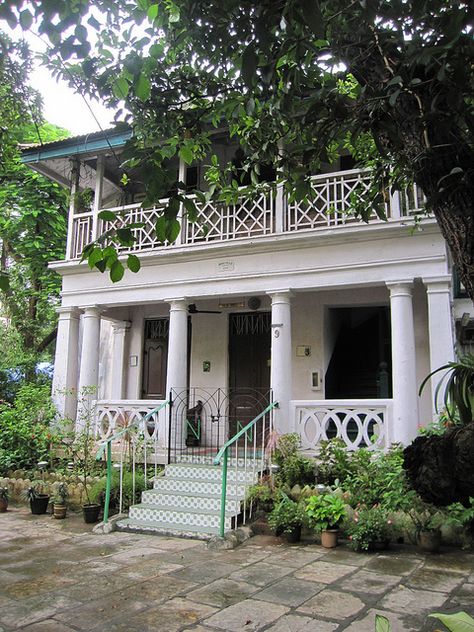 Roseville Bungalow | St Sebastian Road Indian Bungalow Exterior, British Colonial House, Small House Design Kerala, Portuguese Style, India House, British India, Tea Estate, Courtyard House Plans, St Sebastian