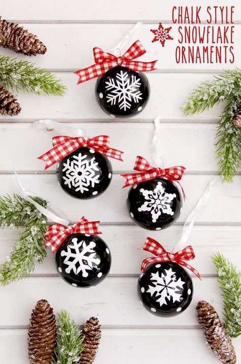 Chalk Style Snowflake Ornaments Craft Night Projects, Snowflake Ornaments Diy, Vinyl Ornaments, Easy Ornaments, Diy Christmas Lights, Christmas On A Budget, Gift Toppers, Snowflake Ornaments, Christmas Snowflakes