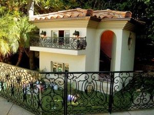 #Dog House Ideas  If you’re getting ready to build yourself a new home, why not build your dog one too? Paris Hilton Dog, Dog Mansion, Dog Sanctuary, Luxury Dog House, Dog House Plan, House Minimalist, Celebrity Dogs, Cool Dog Houses, Dog House Diy